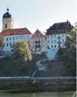  ?? ?? Die historisch­e Altstadt ist bei der Wan‰ derung ebenfalls zu sehen.