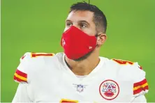  ?? KIRBY LEE- USA TODAY SPORTS ?? Kansas City Chiefs long snapper James Winchester wears mask before a game against the Las Vegas Raiders.