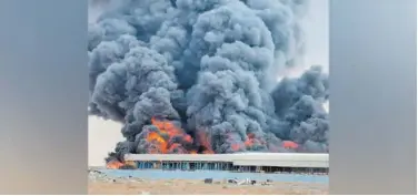  ?? ?? ↑
The blaze of the tyre factory in Umm Al Quwain was brought under control.