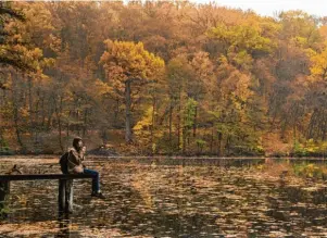  ?? Foto: Photoboyko, stock.adobe.com ?? Idylle und Ruhe: Wer im Herbst in den Urlaub fährt, muss sich den Zielort meist mit nur wenigen anderen Touristen teilen und kann herrliche Aussichten genießen.