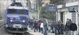  ??  ?? À partir du  décembre, les Regio N à forte capacité de   places assises pourront desservir la gare de Riquier. (Photo archives Franck Fernandes)