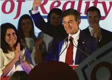  ?? Ted Shaffrey / Associated Press ?? Dr. Mehmet Oz, the heart surgeon-turned-TV celebrity, speaks to supporters at primary night election event in Newtown, Pa.