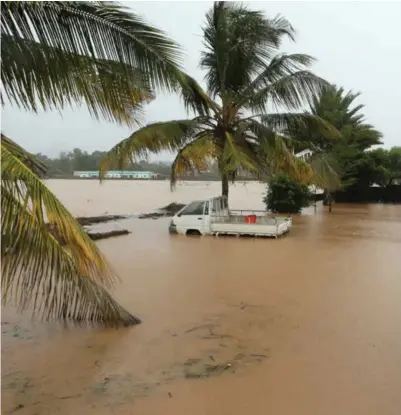  ?? TSVANGIRAY­I MUKWAZHI, AP/NTB SCANPIX ?? Et oversvømt område i kystbyen Pemba i Mosambik etter syklonen Kenneth tidligere i år. Stigende havnivå øker risikoen for oversvømme­lser under kraftige uvaer langs kysten mange steder i verden.