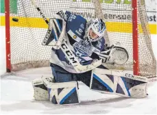  ?? FOTO: CHRISTIAN FLEMMING ?? Ein sicherer Rückhalt in einer schwierige­n Oberliga-Saison: Matthias Nemec im Tor der EV Lindau Islanders.