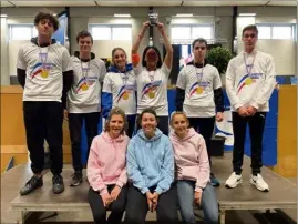  ?? (Photo B. C.) ?? Les champions de France UNSS de natation 2022, ce sont les nageurs de l’équipe du lycée internatio­nal de Valbonne.