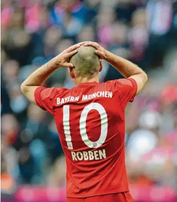  ?? Foto: Andreas Gebert, dpa ?? Arjen Robben war in den vergangene­n Wochen bei der niederländ­ischen Nationalma­nnschaft. Weil dort der Trainer entlassen wurde, hatte auch er anderes im Kopf als den FC Bayern.