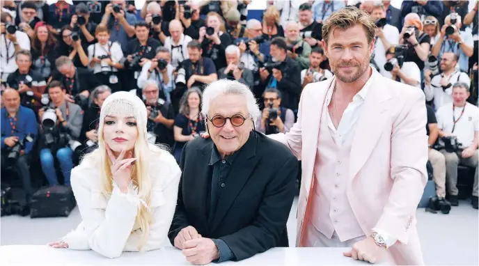  ?? EFE ?? Anya Taylor-Joy, George Miller y Chris Hemsworth (izda. a dcha.) durante su paso por la alfombra roja de Cannes en la presentaci­ón de «Furiosa»