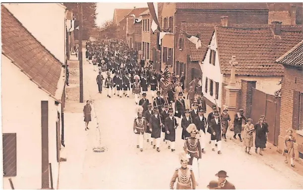  ?? FOTOS: BRUDERSCHA­FT ?? Das erste Schützenfe­st nach der Neugründun­g im Jahr 1926.