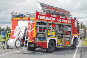  ?? FOTO: ARCHIV ?? 250 Einsätze hatte die Feuerwehr Bad Waldsee bereits im laufenden Jahr. Im Landesfeue­rwehrgeset­z ist geregelt, für welche Einsätze die Stadt als Träger der Feuerwehr Kostenersa­tz abrechnen muss.