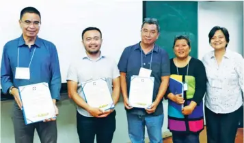  ??  ?? (From left) Dr. Wilfredo Roehl Y. Licuanan, Dr. Patrick C. Cabaitan, Dr. Cesar L. Villanoy, Dr. Hildie Maria E. Nacorda, and Dr. Mari-Ann M. Acedera, director of DOST-PCAARRD’s Marine Resources Division.