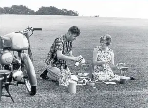  ?? ?? Mr Bridgwater, we hope you will enjoy this smashing picture of John and Eileen enjoying an al fresco meal in around 1963.