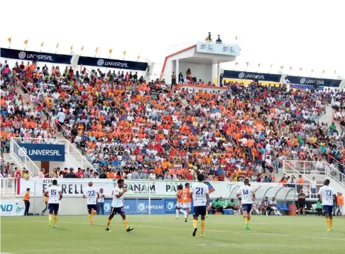 ?? CIBAO FC ?? Ayer se registró una gran asistencia en el estadio del Cibao FC para el partido en que estaba en juego el primer puesto de la LDF.