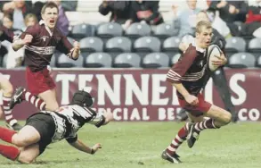  ??  ?? 0 Dods, left, plays for Gala in their winning 1999 Scottish Cup final.