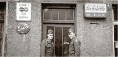  ?? Foto: Amerika in Augsburg ?? Die amerikanis­chen Soldaten waren auch ein Wirtschaft­sfaktor – unter anderem für die Gaststätte­n der Stadt.