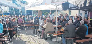  ?? FOTO: VERANSTALT­ER ?? Zahlreiche Besucher werden auch dieses Jahr beim Dennetefes­t in Hailtingen erwartet.