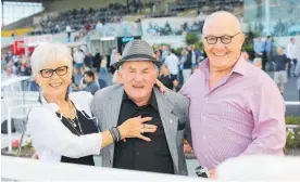  ??  ?? Ann and Jim Gibbs, and Lee Pilcher (right) celebrate Turn It Up’s win.