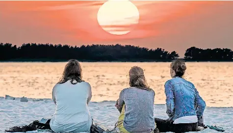 Pressreader Ostsee Zeitung 2019 07 01 Die Sonne Versinkt Vor Dem Darss