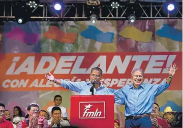  ??  ?? Opción. Óscar Ortiz analiza la posibilida­d de ser el nuevo secretario general del FMLN.