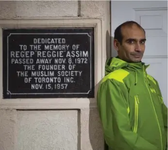  ?? CHRIS SO/TORONTO STAR ?? Himy Syed, a community activist, will lead a chilly Jane’s Walk to teach Toronto about its Muslim heritage.