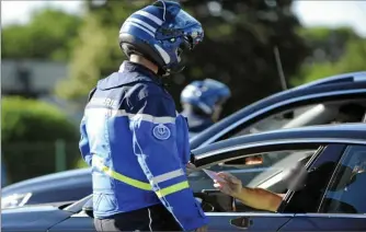  ??  ?? Les conducteur­s sans permis les plus dangereux sont sans nul doute les novices n’ayant jamais passé l’examen. Ainsi, sur 9 500 automobili­stes responsabl­es d’un accident mortel en 2008 ils représenta­ient 2,78% d’entre eux.