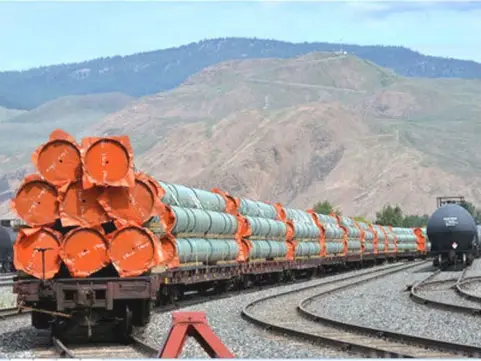  ?? — Reuters photo ?? Steel pipe to be used in the oil pipeline constructi­on of Kinder Morgan Canada’s Trans Mountain Expansion Project at a stockpile site.