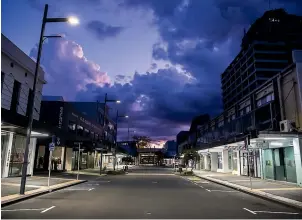  ?? CHRISTEL YARDLEY/STUFF ?? Retail shops in Hamilton’s CBD have remained shut during the lockdown.