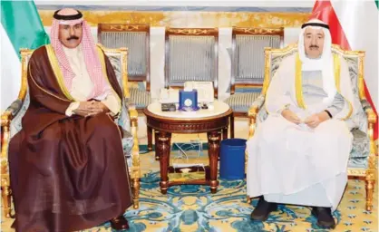  ?? —KUNA ?? KUWAIT: His Highness the Amir Sheikh Sabah Al-Ahmad Al-Jaber Al-Sabah meets His Highness the Crown Prince Sheikh Nawaf Al-Ahmad AlJaber Al-Sabah.