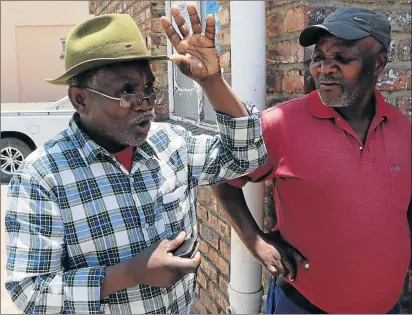  ?? Picture: MICHAEL PINYANA ?? MASSIVE BLOW: Valituba Batyi, left, and Tobela Mpete who say they have lost thousands of rands to Alice pastor, Thandile Kupiso, who has been arrested by the Hawks on allegation­s of fraud and theft