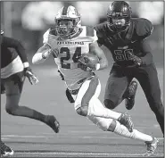  ?? Arkansas Democrat-Gazette/THOMAS METTHE ?? Zion Hatley breaks into open field for Arkadelphi­a in the third quarter. Hatley finished with 121 yards on 24 carries.