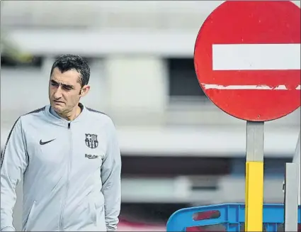  ?? FOTO: MANEL MONTILLA ?? Valverde no veta la llegada de un central. Desea la recuperaci­ón de Vermaelen y Umtiti, pero permanece atento al mercado