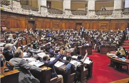  ??  ?? LEY DE VIÁTICOS. Fue votada en julio pasado, durante el gobierno del Frente Amplio, pero su aplicación se hace difícil por el alto costo.