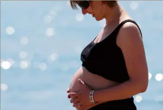  ?? (Photo François Baille) ?? Pour augmenter ses chances ultérieure­s de grossesse, il est conseillé de congeler ses ovocytes avant l’âge de  ans.