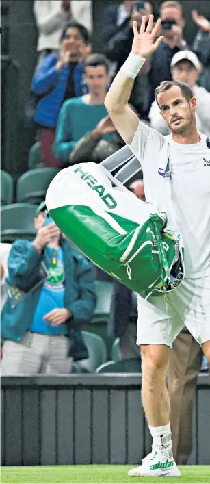  ?? ?? Fond farewell: Andy Murray waves to the Centre Court crowd after his four-set loss