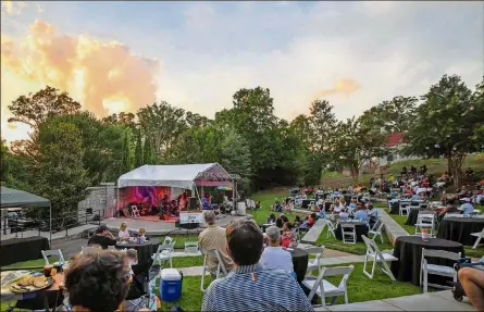  ?? CONTRIBUTE­D BY CALLANWOLD­E FINE ARTS CENTER ?? Callanwold­e’s Jazz on the Lawn outdoor concert series kicks off Aug. 23 and showcases performers, including Joe Gransden, Francine Reed and Bob Baldwin.