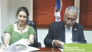  ?? CORTESÍA DEL CNCCMDL ?? En la firma. Yolanda León y Ernesto Reyna Alcántara, durante la firma del convenio.