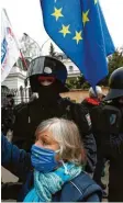  ?? Foto: dpa ?? Aufgebrach­te Tschechen demonstrie­rten vor der russischen Botschaft.