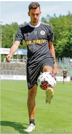  ?? FOTO: SCHLICHTER ?? Marco Hingerl soll in der Offensive des Fußball-Regionalli­gisten FC Homburg ein wichtiger Faktor werden. Die Erwartunge­n an ihn sind groß.