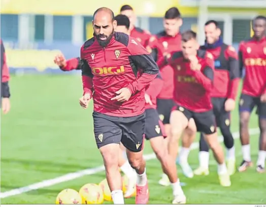  ?? CÁDIZ CF ?? Fali durante el entrenamie­nto que el Cádiz realizó ayer en El Rosal.