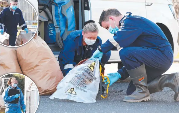  ?? Pictures: ALISON WYND ?? Investigat­ors gather evidence at the Norlane house after human remains were found in 2019.