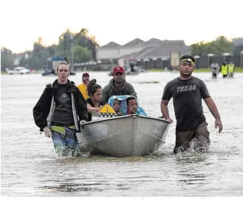  ??  ?? Es ist immer noch ungewiss, wie viele Menschen in den überflutet­en Gebieten noch Hilfe benötigen