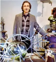  ?? (Chad Weckler) ?? ARTIST Daniel Rothbart: The glass balls are strung together, evoking broad associatio­ns from marine life and kabbalisti­c Sephirot.