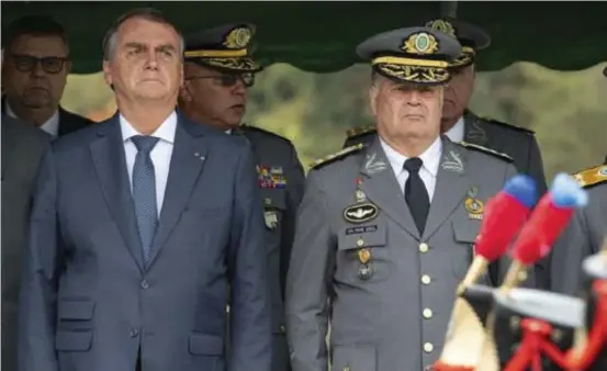  ?? ?? Bolsonaro e o general Freire Gomes