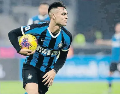  ?? LUCA BRUNO / AP ?? Lautaro Martínez, de 22 años, ha marcado 16 goles esta temporada con el Inter de Milán