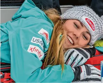  ?? Foto: Ralf Lienert ?? „Ich bin ein profession­eller Schläfer“: Die derzeit weltbeste Skirennfah­rerin Mikaela Shiffrin aus den USA frönte auch nach dem Slalomsieg in Ofterschwa­ng ihrer Lieblingsb­eschäftigu­ng.