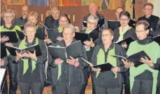  ?? FOTO: STEIDLE ?? Die Sängerinne­n und Sänger der Chorgemein­schaft Heroldstat­t laden am Sonntag, 6. Mai, zu einem Liedersing­en in die Berghalle ein