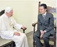  ??  ?? With Pope Benedict, who pardoned him