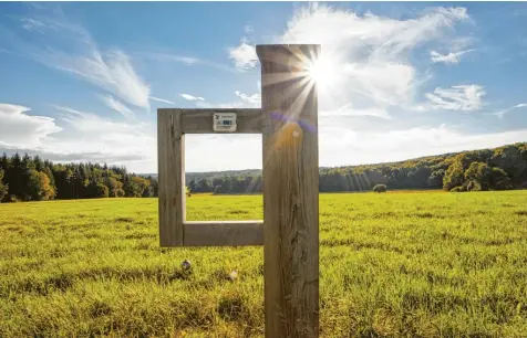  ?? Foto: Donautal-Aktiv (Archivbild) ?? Ausflug zu Ostern gefällig? Wie wäre es mit einer Wanderung oder einer Radtour im Landkreis Dillingen? Dieses Bild entstand am Wanderweg Sinne-Reich bei Staufen.