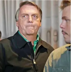  ?? FOTO: ?? CERCO. Bolsonaro, inhabilita­do para usar cargos públicos.
Policía lanzó en febrero un operativo contra Bolsonaro.
AP