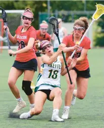  ?? ASH BAILOT/ASH BAILOT ?? Allentown Central Catholic junior Lauren Nelson (center) scored her 137th career goal Monday.