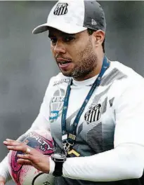  ?? Ivan Storti/Santos FC/Divulgação ?? O técnico Jair Ventura estreia amanhã no comando do Santos na partida contra o Linense, pelo Paulistão